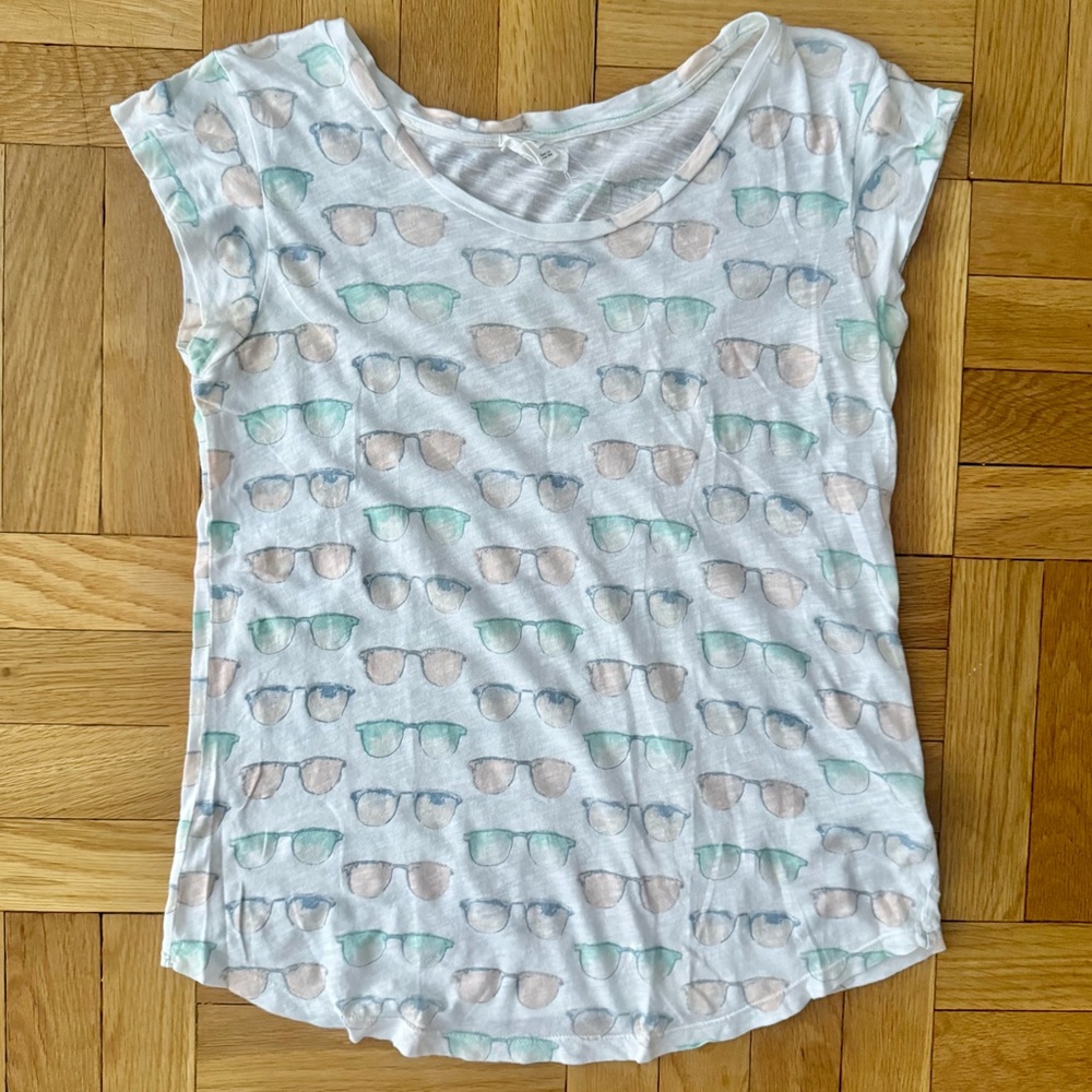 Soft Joie Sunglasses Print White Short Sleeve Tee